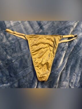 Victoria's Secret Gold Satin Thong Panty nwt 5/25